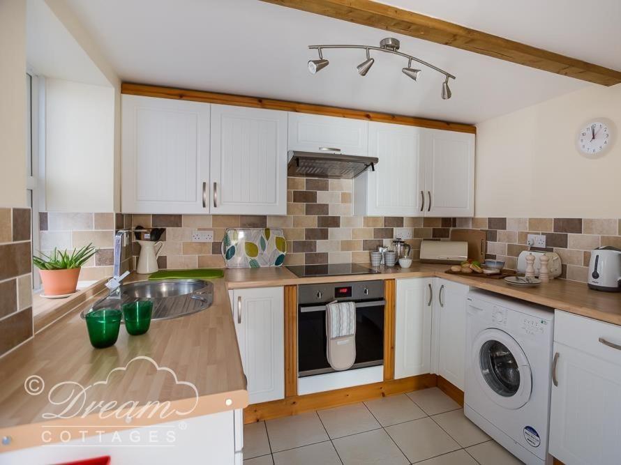 Ammonite Cottage Portland Bagian luar foto