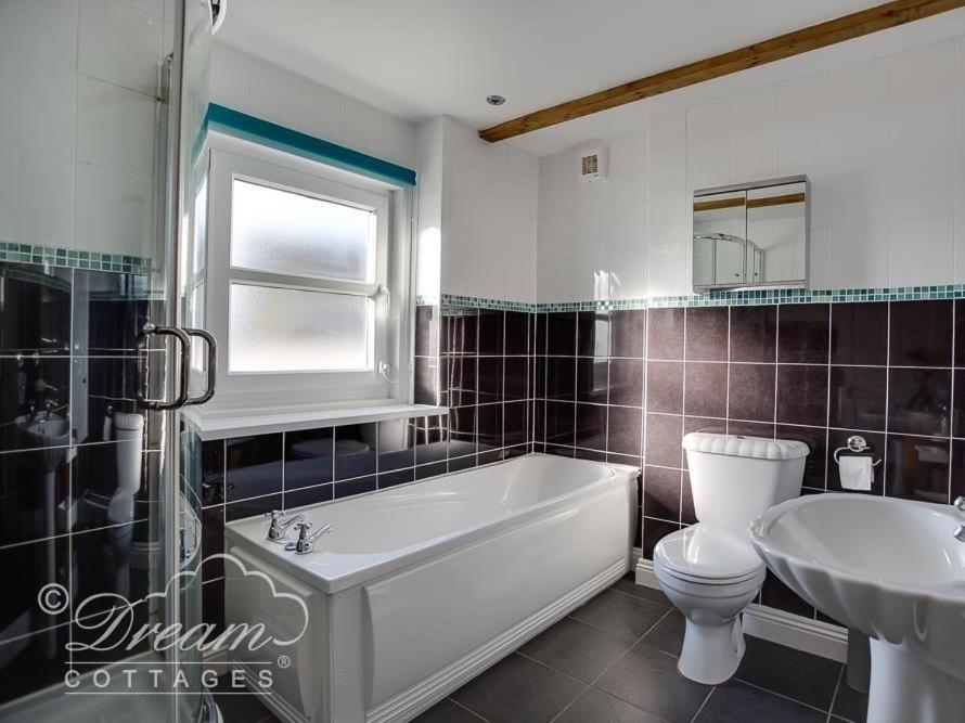 Ammonite Cottage Portland Bagian luar foto